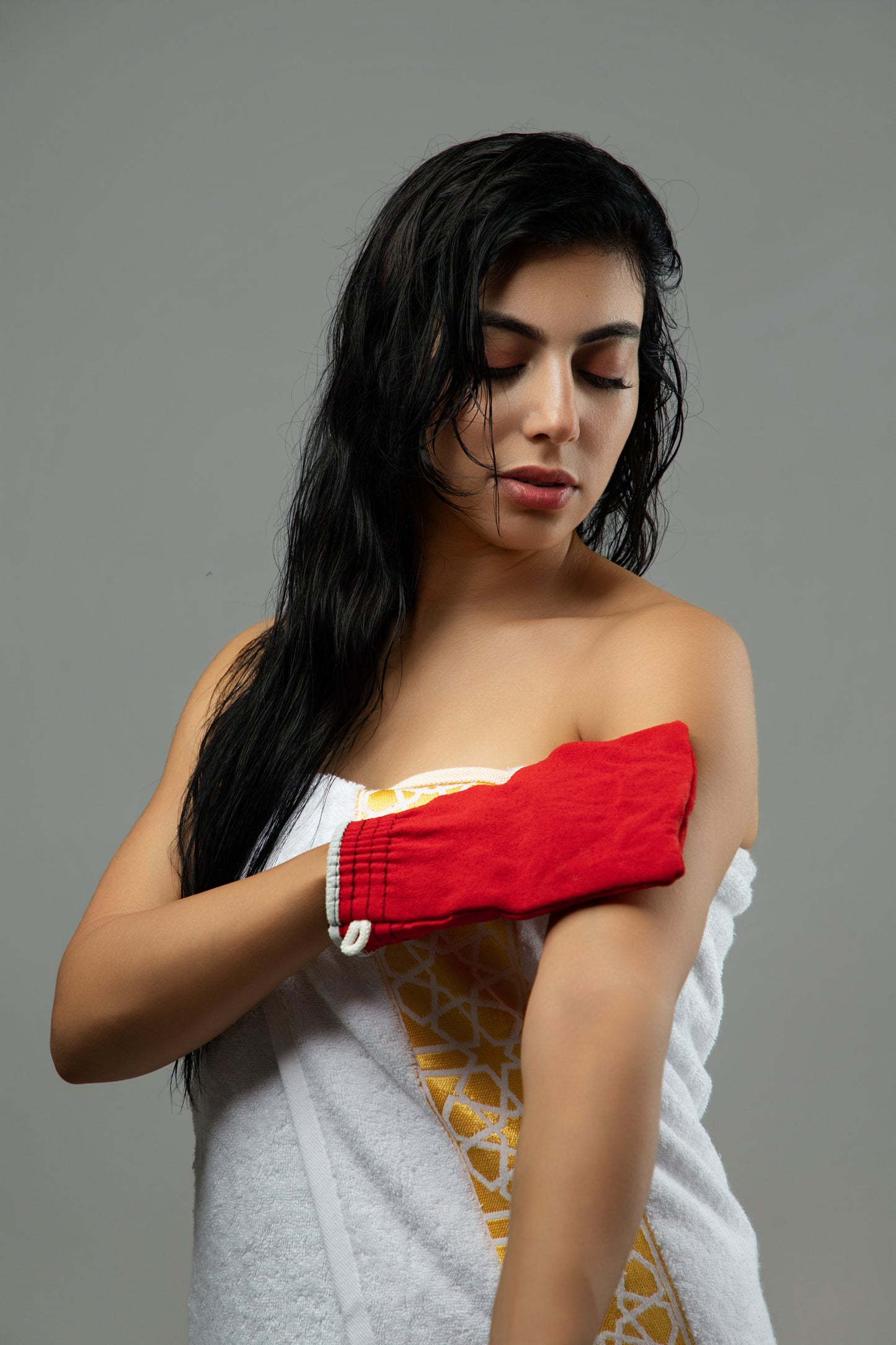 Kessa (exfoliating glove / Loofah)